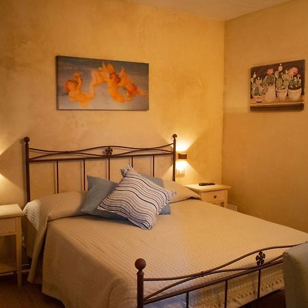 Camera Iris - B&B Antico Casale Monte San Biagio Extérieur photo
