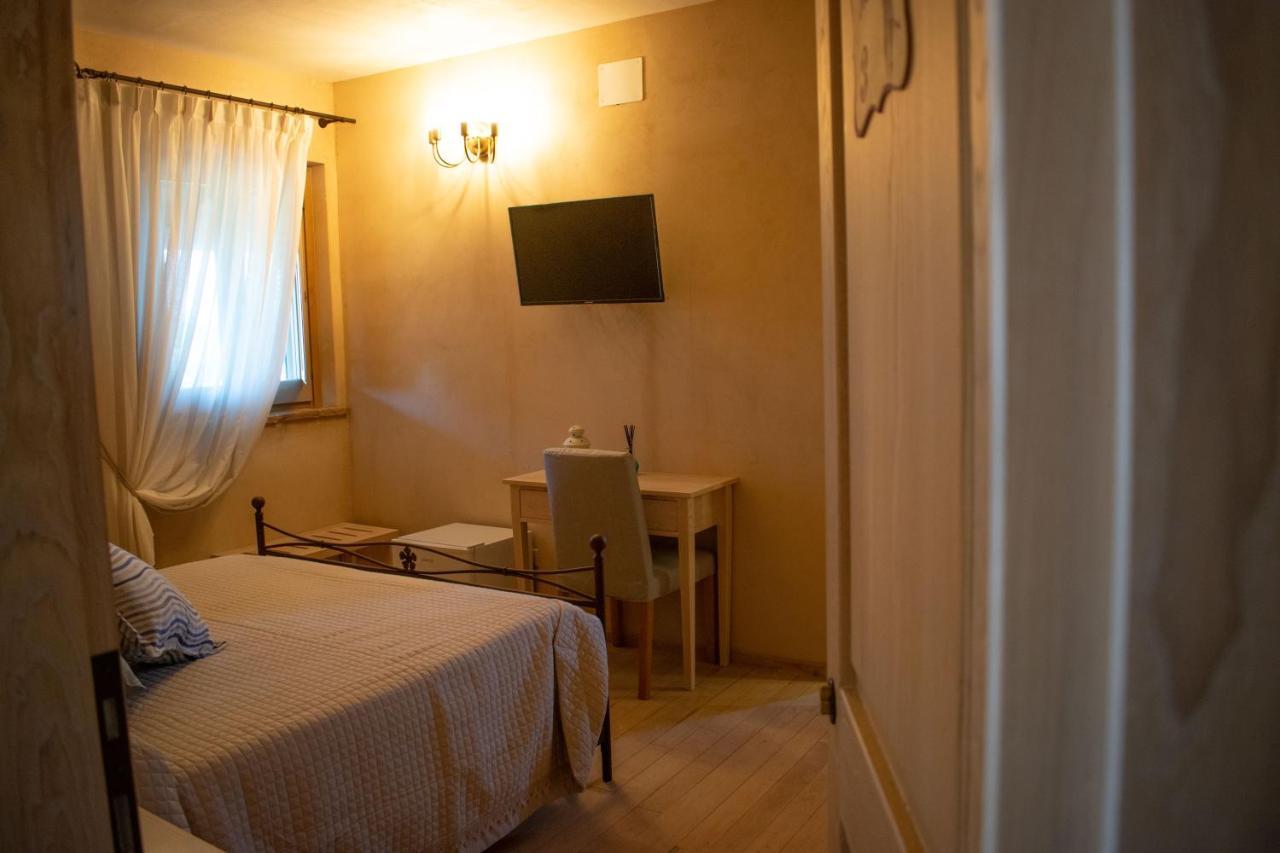 Camera Iris - B&B Antico Casale Monte San Biagio Extérieur photo
