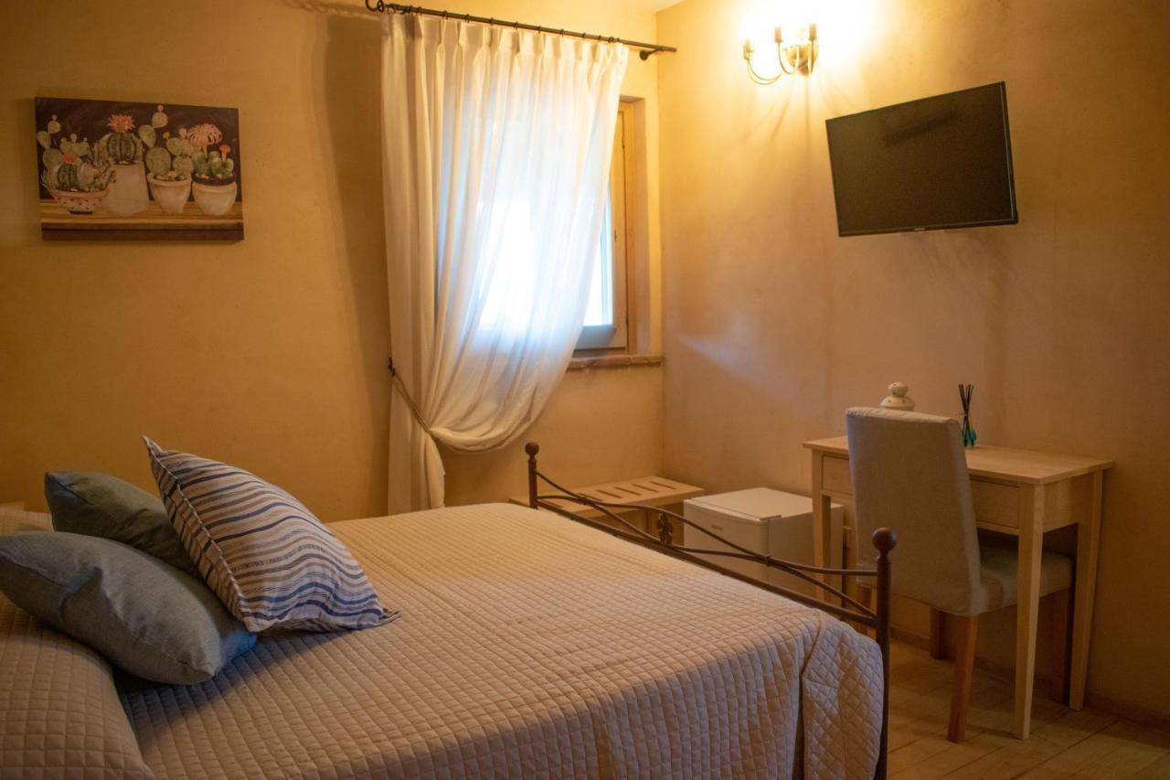 Camera Iris - B&B Antico Casale Monte San Biagio Extérieur photo
